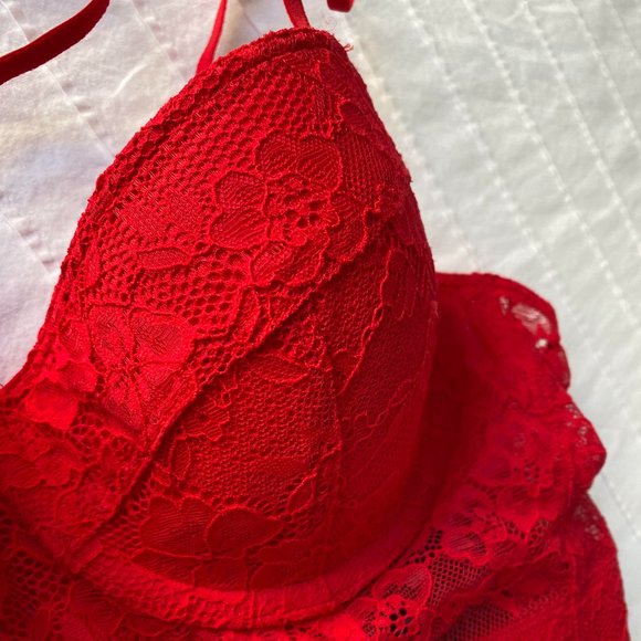 H&M | Padded red sheer lace bustier top - Picture 2 of 4